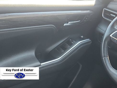 Used 2021 Toyota Highlander Limited AWD/4WD image 12
