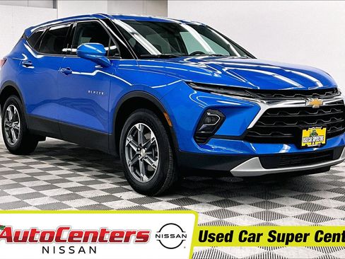 Used 2025 Chevrolet Blazer LT AWD/4WD image 1