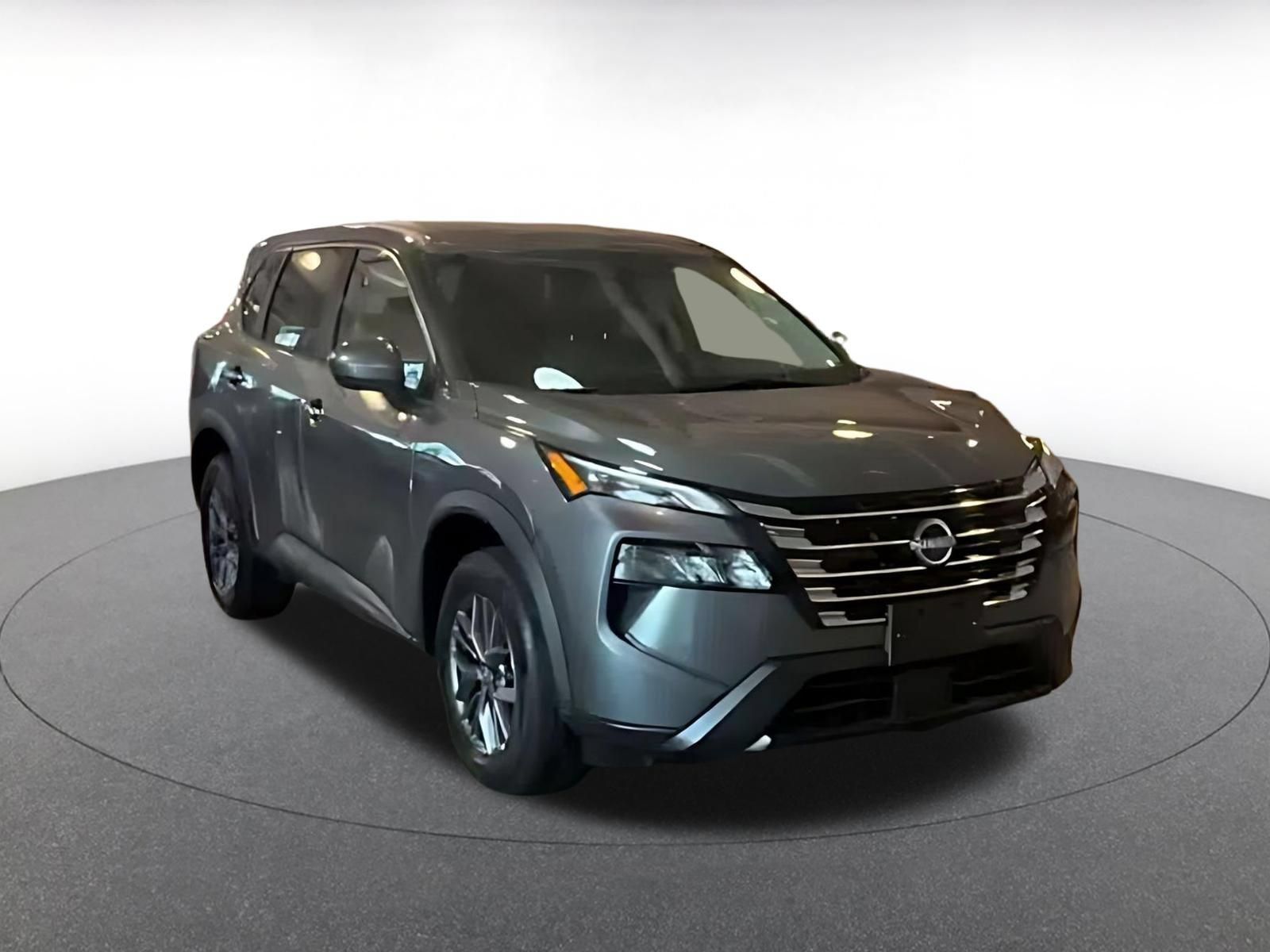 Used 2026 Nissan Rogue SV AWD/4WD image 3
