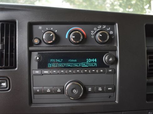 Used 2023 Chevrolet Express 3500 LT w/ LT Preferred Equipment Group RWD image 14