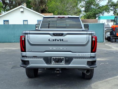 Used 2024 GMC Sierra 3500 Denali Ultimate AWD/4WD image 4