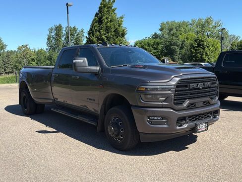Used 2025 RAM 3500 Laramie w/ Night Edition AWD/4WD image 12