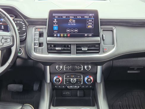 Used 2021 GMC Yukon SLT w/ Rear Media and Nav Package AWD/4WD image 21