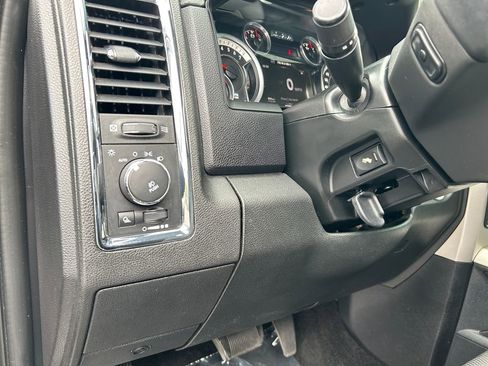Used 2014 RAM 1500 Laramie w/ Convenience Group AWD/4WD image 19