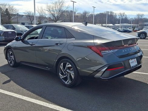 Used 2024 Hyundai Elantra Limited image 4