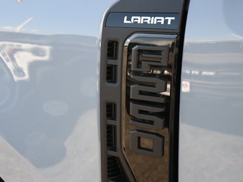 New 2026 Ford F250 Lariat w/ Black Appearance Package AWD/4WD image 46