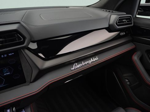Used 2025 Lamborghini Urus SE AWD/4WD image 19