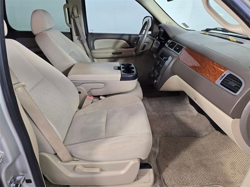 Used 2008 GMC Yukon SLE w/ Exterior Appearance Package image 11