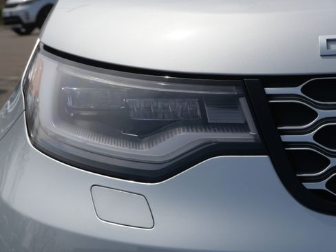 Certified 2024 Land Rover Discovery S AWD/4WD image 9