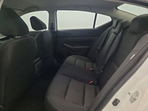 Used 2025 Nissan Altima 2.5 SV FWD image 18