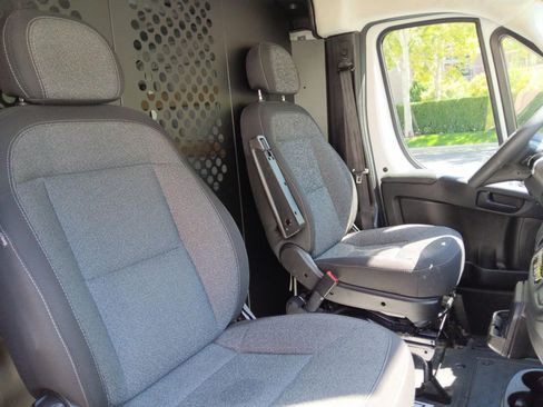 Used 2023 RAM ProMaster 2500 image 17