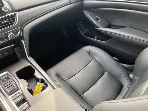 Used 2021 Honda Accord Touring image 12
