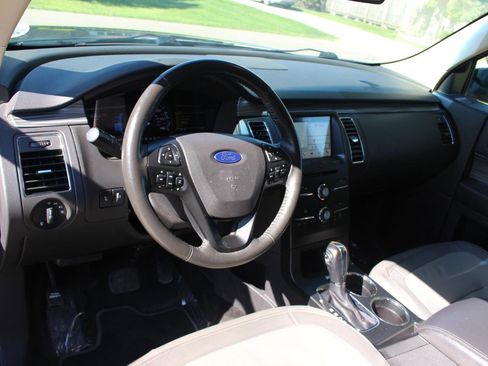 Used 2017 Ford Flex SEL w/ Equipment Group 202A FWD image 17