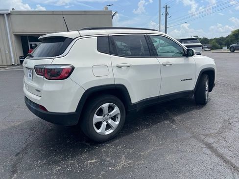 Used 2020 Jeep Compass Latitude w/ Cold Weather Group AWD/4WD image 3