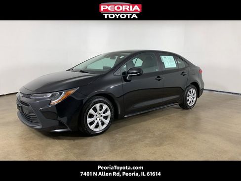 Used 2024 Toyota Corolla LE image 1
