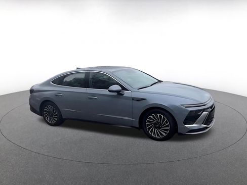 Used 2025 Hyundai Sonata SEL image 2