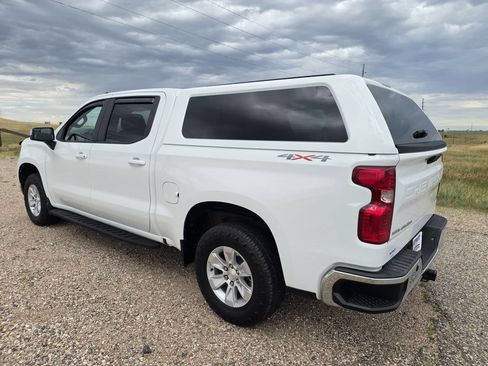 Used 2024 Chevrolet Silverado 1500 LT AWD/4WD image 3