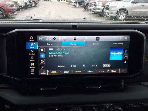 Used 2025 Jeep Gladiator Mojave w/ Convenience Group AWD/4WD image 16