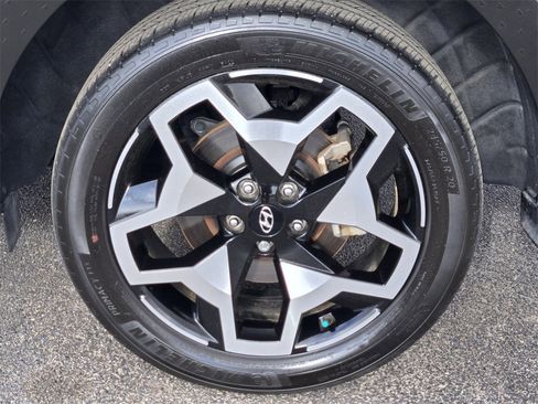 Used 2023 Hyundai Santa Cruz Limited image 8