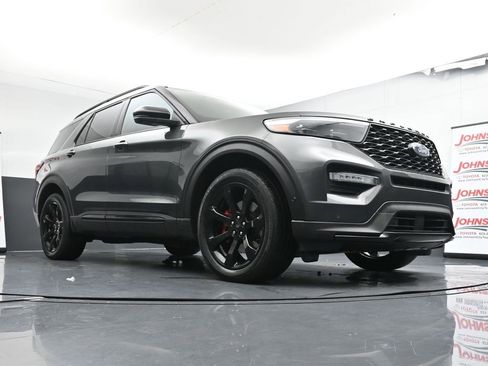 Used 2020 Ford Explorer ST w/ ST Street Pack image 18