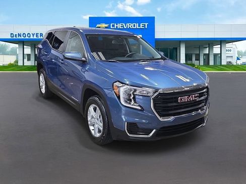 Used 2024 GMC Terrain SLE AWD/4WD image 5