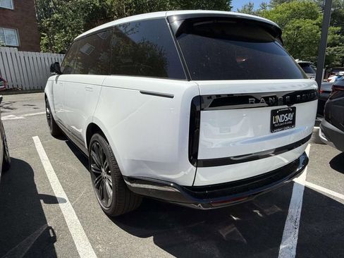 Used 2025 Land Rover Range Rover Long Wheelbase SE AWD/4WD image 5