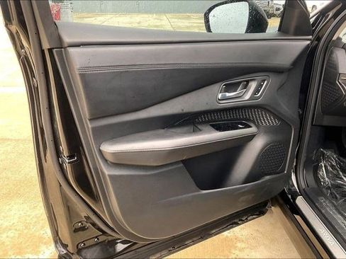 Used 2023 Nissan Ariya AWD image 28