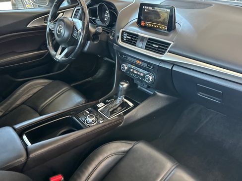 Used 2018 MAZDA MAZDA3 Touring FWD image 15