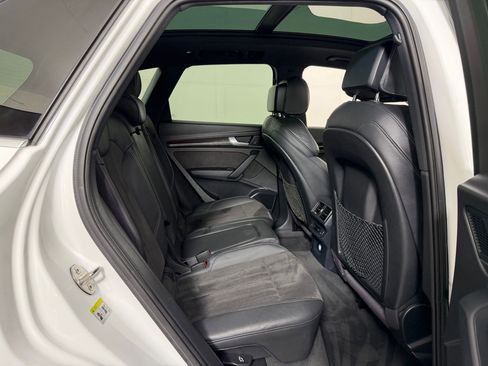 Used 2018 Audi SQ5 Prestige w/ Prestige Package image 31