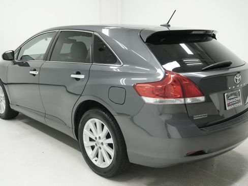 Used 2011 Toyota Venza FWD image 6