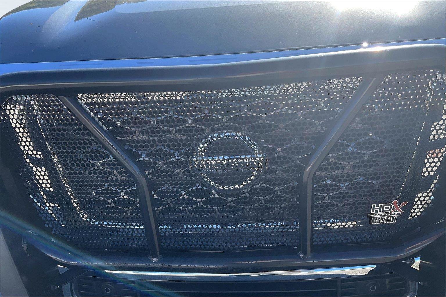Used 2017 Nissan Titan SV AWD/4WD image 28