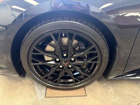 Used 2023 Chevrolet Corvette Stingray Preferred Conv w/ Z51 Performance Package RWD image 4