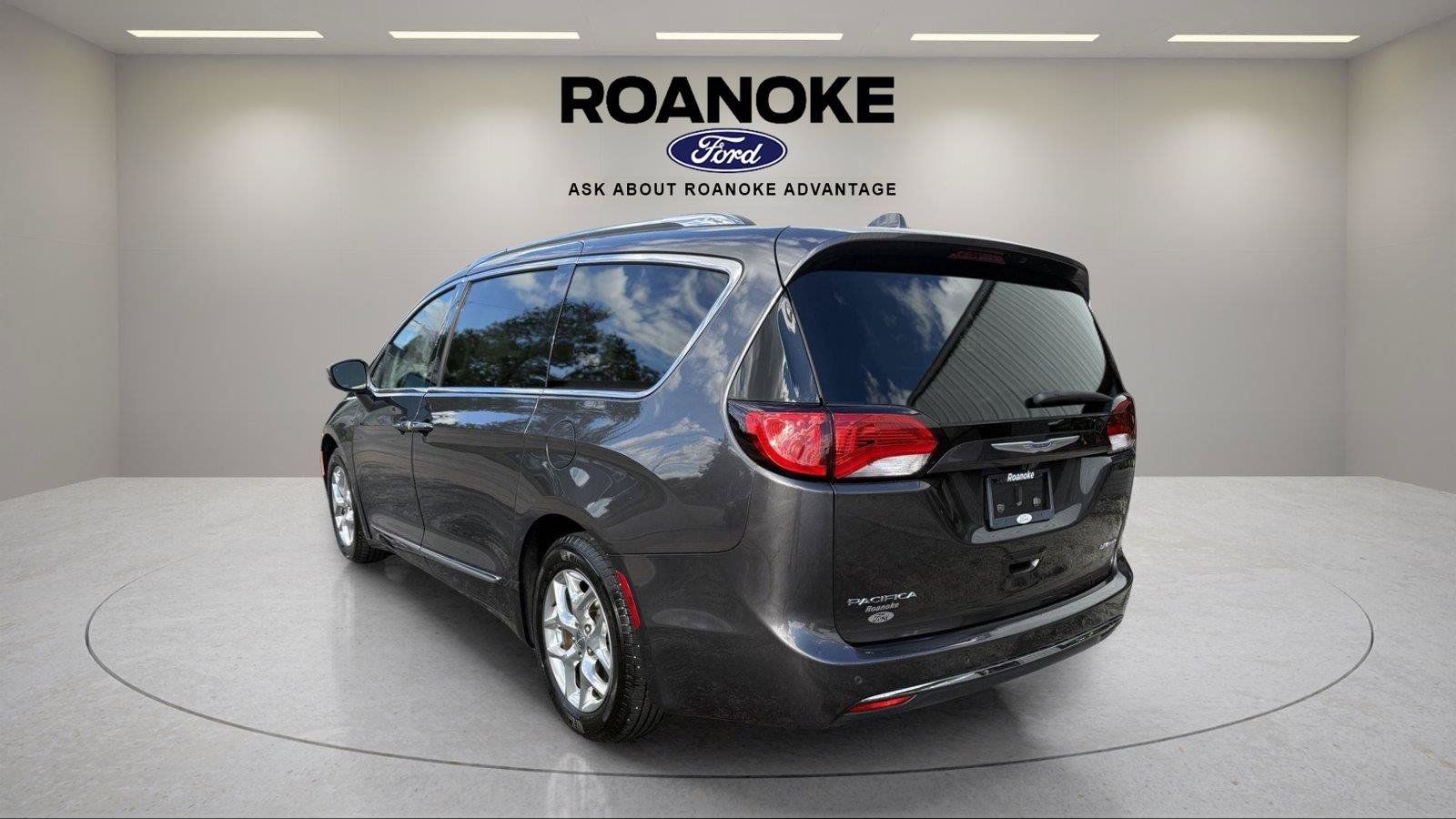 Used 2019 Chrysler Pacifica Limited FWD image 7