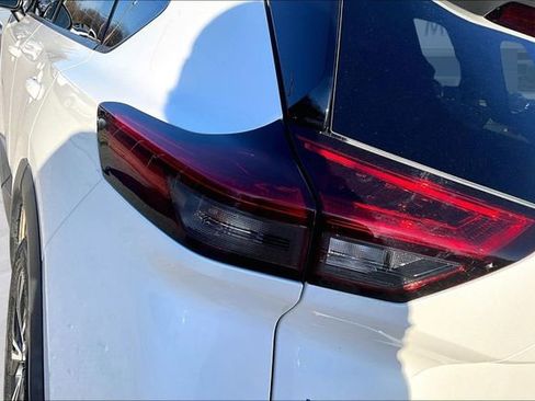 Used 2021 Nissan Rogue SV image 20