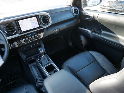 Used 2021 Toyota Tacoma Limited image 11