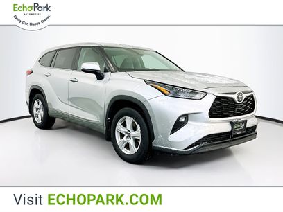 Used 2023 Toyota Highlander LE
