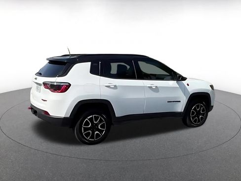 Used 2025 Jeep Compass Trailhawk w/ Trailer Tow Group AWD/4WD image 7