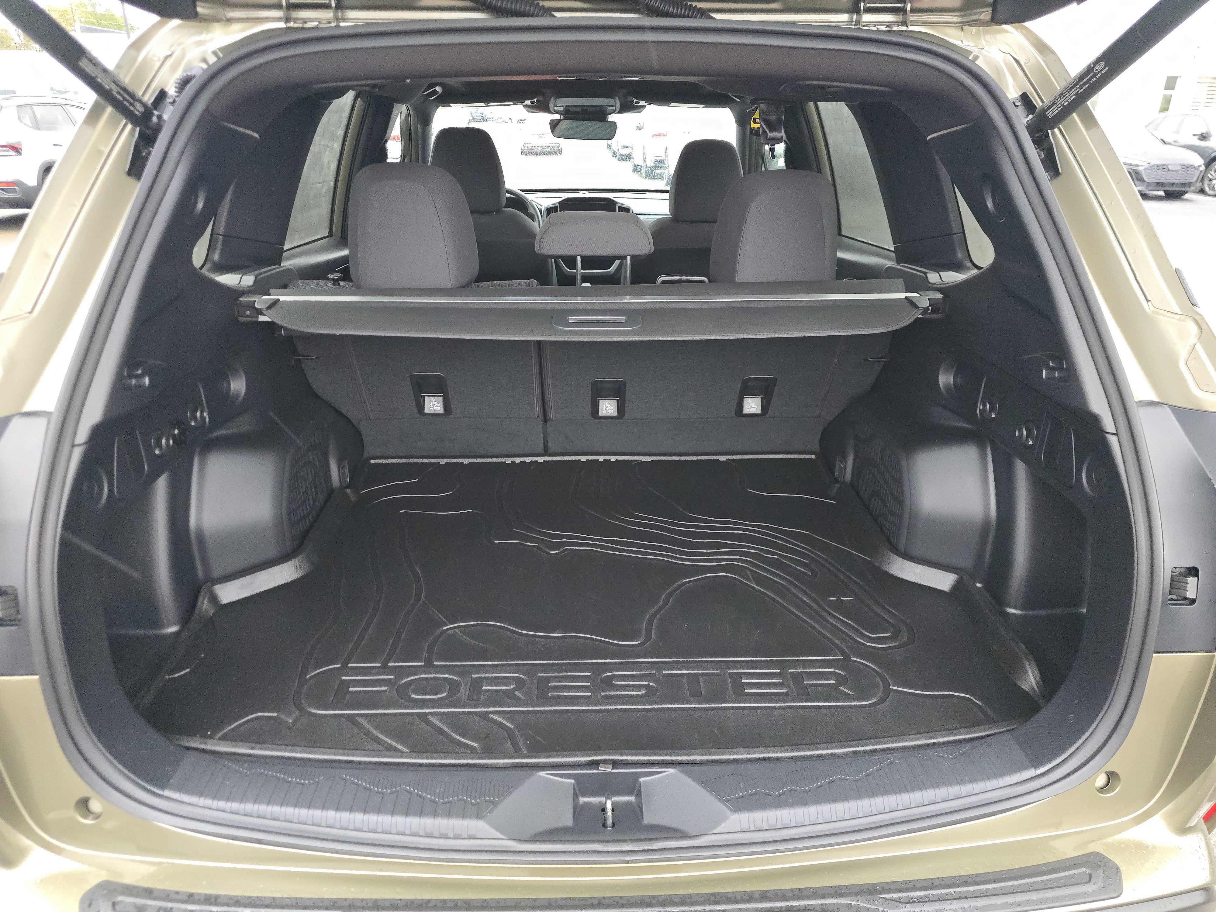 Certified 2025 Subaru Forester Premium AWD/4WD image 16