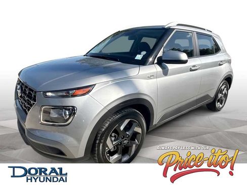 Used 2025 Hyundai Venue SEL FWD image 1