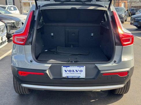 Certified 2025 Volvo XC40 B5 Core image 5