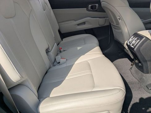 Used 2023 Kia Sorento S w/ Panoramic Sunroof Package FWD image 19