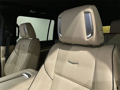 Certified 2022 Cadillac Escalade ESV Premium Luxury w/ Performance Package image 20