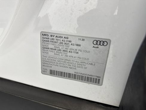 Used 2021 Audi e-tron Prestige w/ Prestige Package AWD/4WD image 39