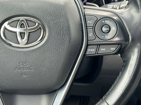 Used 2020 Toyota Camry SE FWD image 31