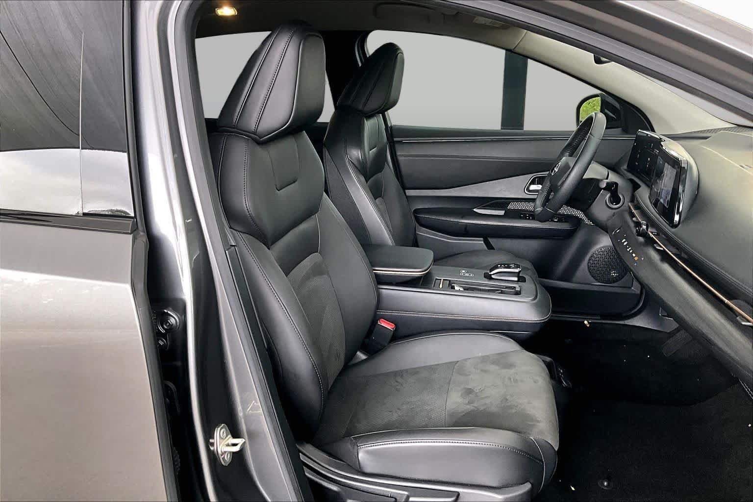 Certified 2023 Nissan Ariya AWD image 8