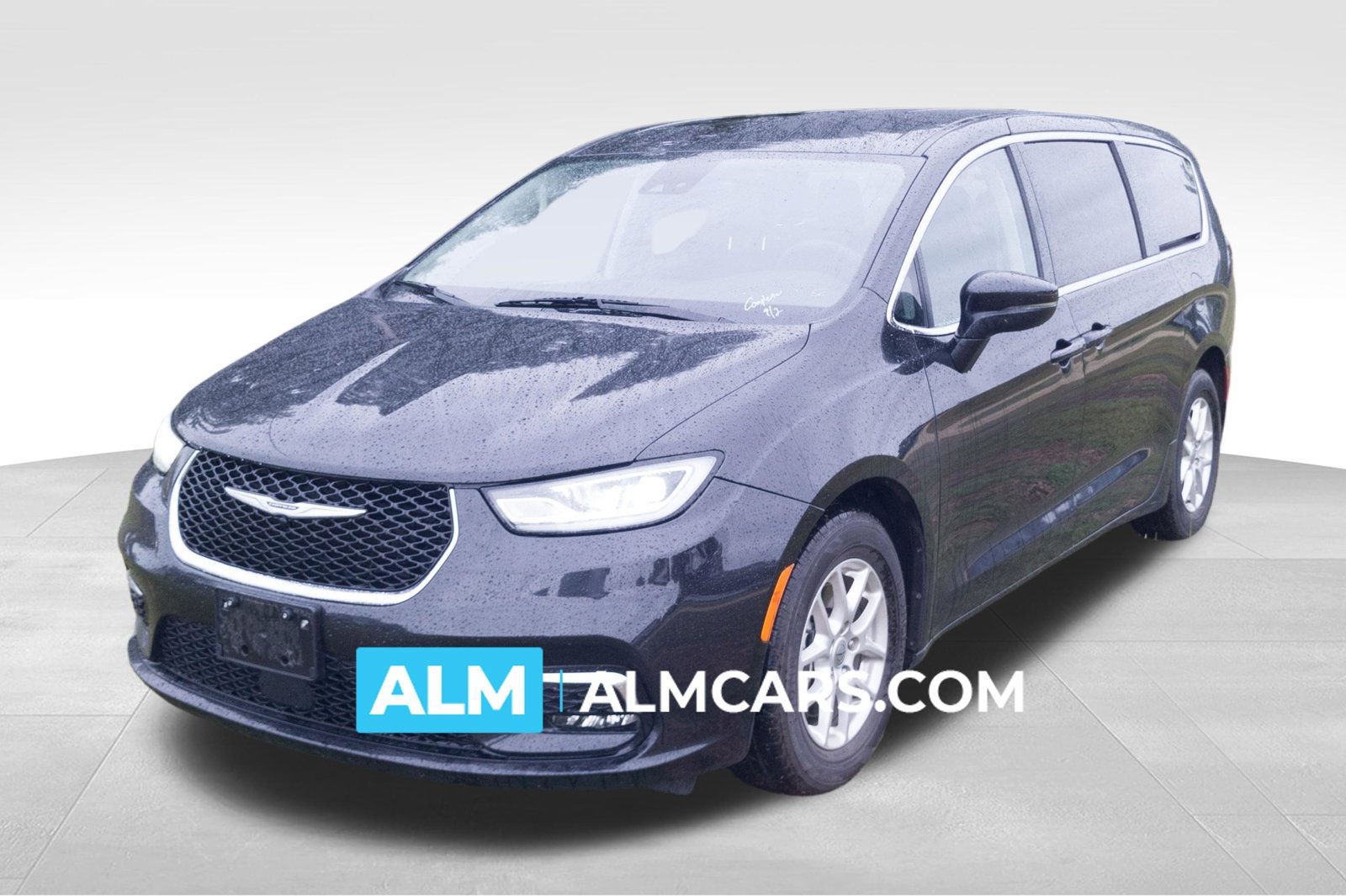 Used 2023 Chrysler Pacifica Touring-L FWD image 1