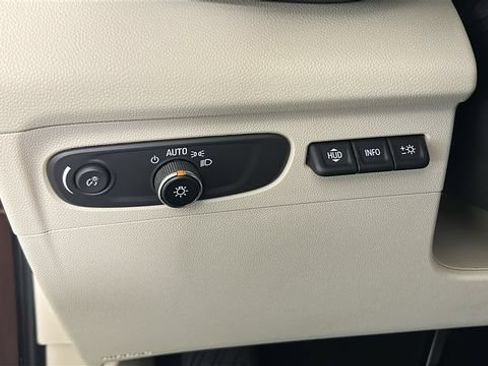 Used 2023 Buick Envision Avenir AWD/4WD image 19