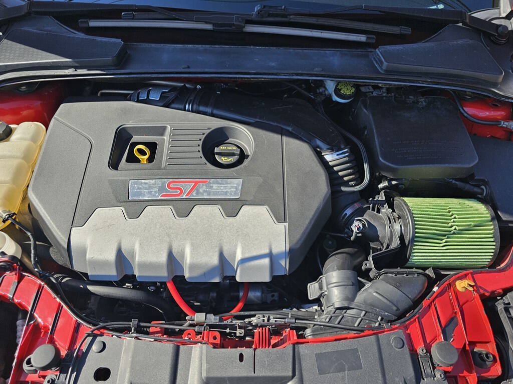 Used 2016 Ford Focus ST FWD image 30