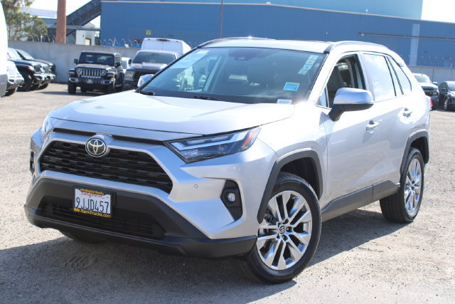 Used 2023 Toyota RAV4 XLE Premium FWD image 10