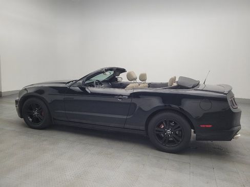 Used 2013 Ford Mustang Convertible image 3